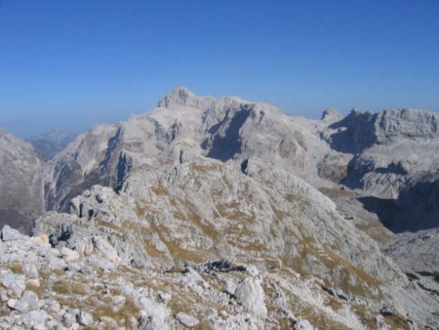 Pogled z Velikega Špičja proti Kanjavcu in Triglavu