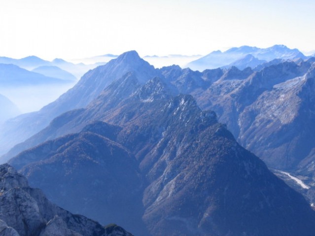 Panorama z Razorja proti Bavškemu Grintavcu