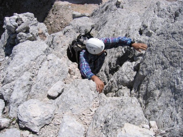 Plezanje s škrbine proti vrhu