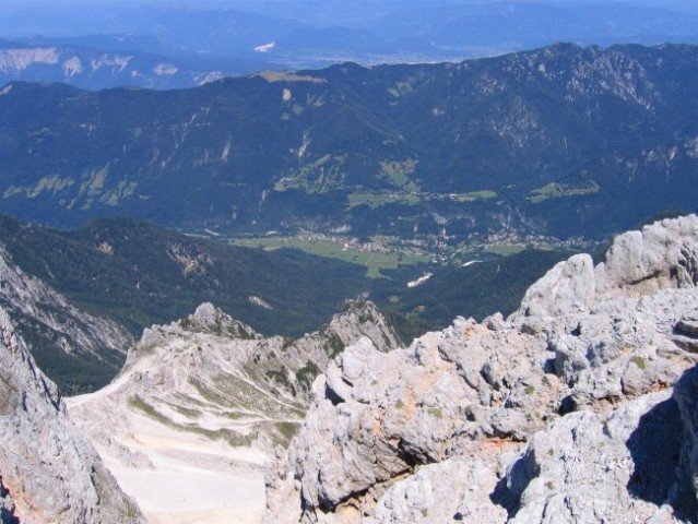 Pogled z vrha nazaj proti izhodišču