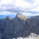 Strme stene Malega in Velikega Draškega vrha nad Krmo
