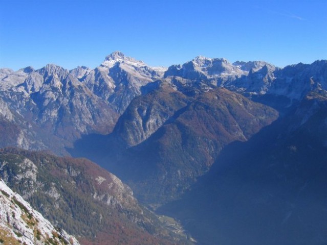 Pogled s Srebrnjaka proti Triglavu in Kanjavcu