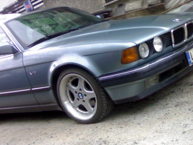 My BMW E32 750iA - foto