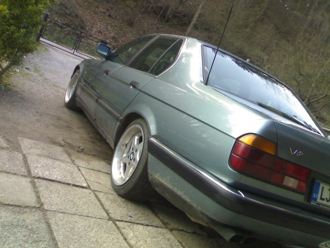 My BMW E32 750iA - foto povečava