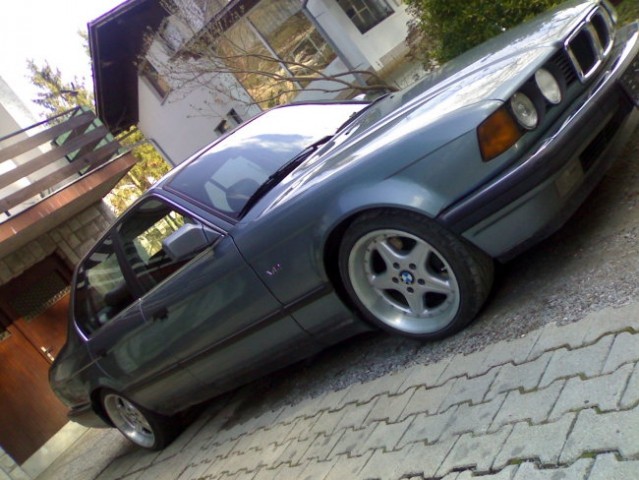 My BMW E32 750iA - foto