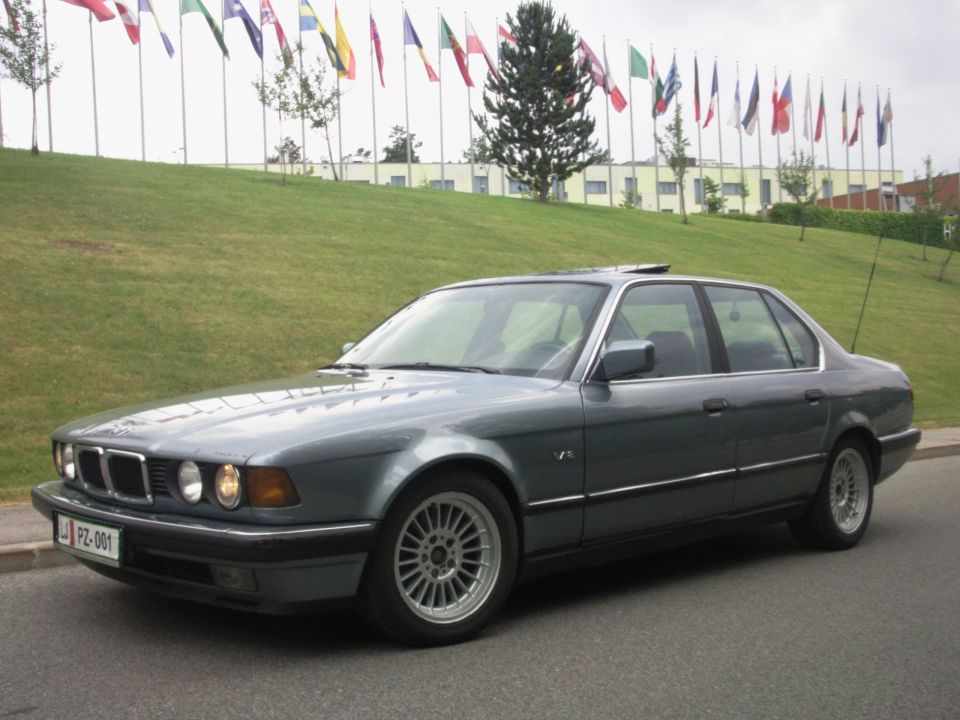 My BMW E32 750iA - foto povečava