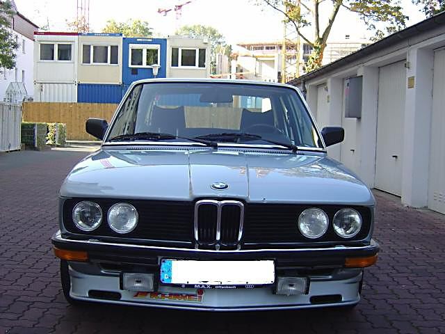 BMW E12 - foto povečava