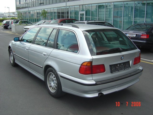 BMW 523i Touring - foto