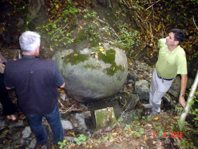 Kamene kugle - foto