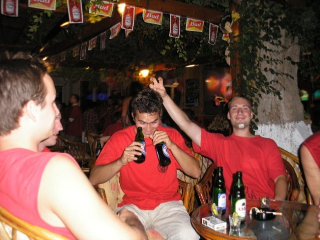 Kreta 06-Red love party - foto