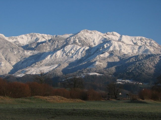 Pogled, ki pritisne zavoro ...