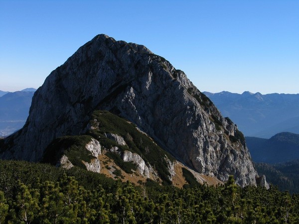 Prečudovito, rušje in skala po grebenu... Ogradi...