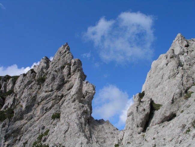 Oblačna žogica med prehodom Vratic...