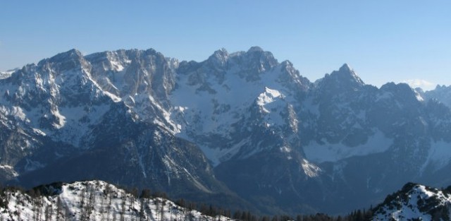 S panoramo naprej...