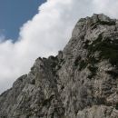Čudoviti prehod proti rušnatemu delu izpod grebena ...