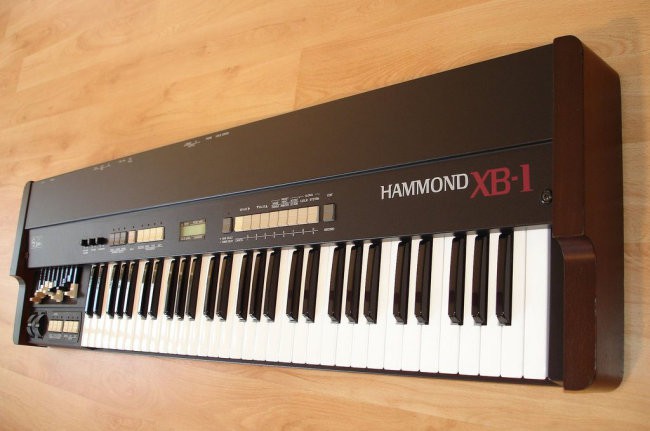Hammond xb1 - foto povečava