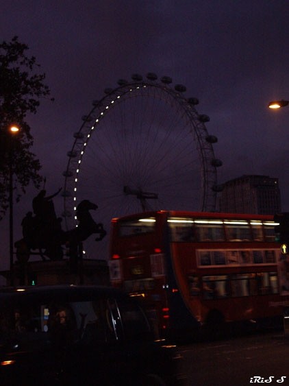 London Eye in bus