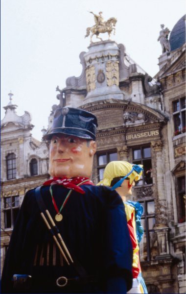Grand place in belgijska folklora
