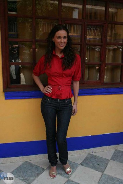 Jacky Bracamontes - foto