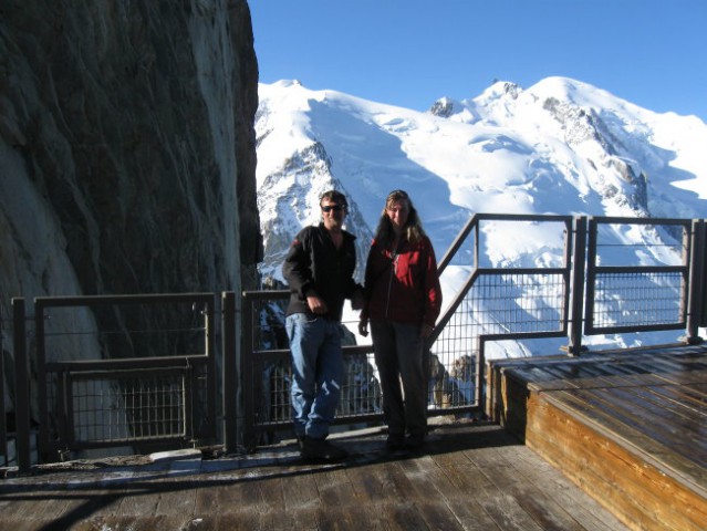 Aiguille du Midi, zadaj Mont Blanc