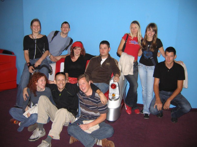 Izbrana družba: NightBird, MCblue, Lejč, Remus, Lenchy, Aljaž, tharocky, Catty, MeAndMyEgo