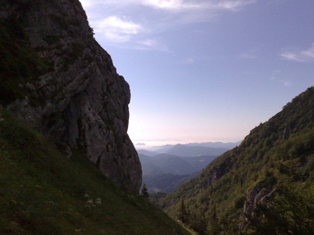 Jutranji pogled nazaj proti Šmarni gori