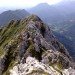 Razgledna grebenska pot, zadaj Tolsti vrh s Kriško goro