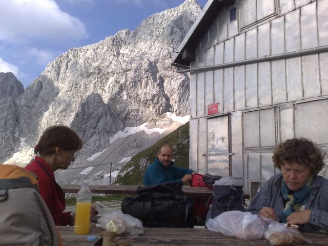 Zavetišče 2064m, ni odprto