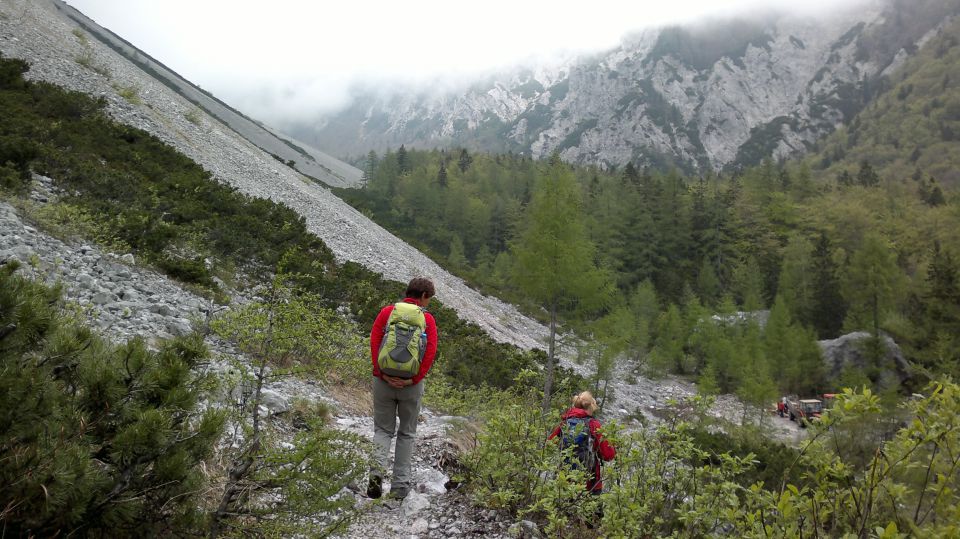 Ljubelj skozi Bornove tunele 02.05.2011 - foto povečava