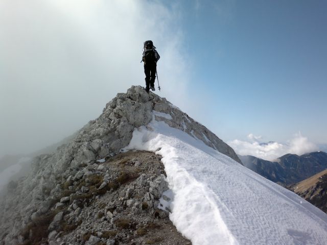 Vrtača - Suho rušje - JV greben  01.04.2012 - foto