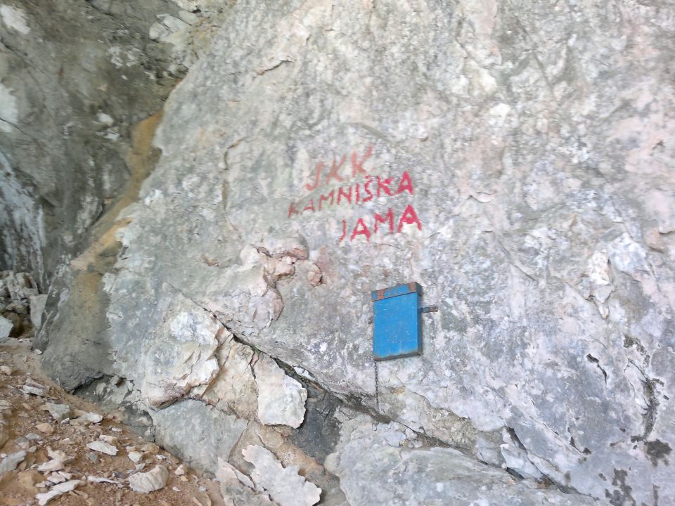 Kamniška jama 01.05.2012 - foto povečava