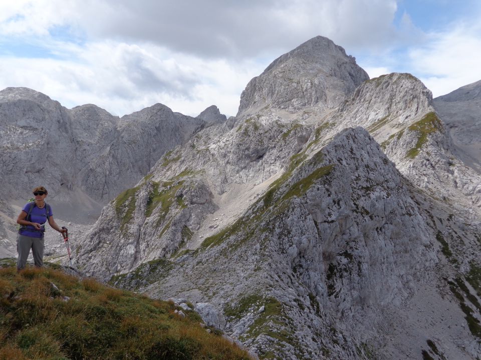 sedaj smo Na nizkem - 2275m. Pred nami je Mišeljska glava 2273m.