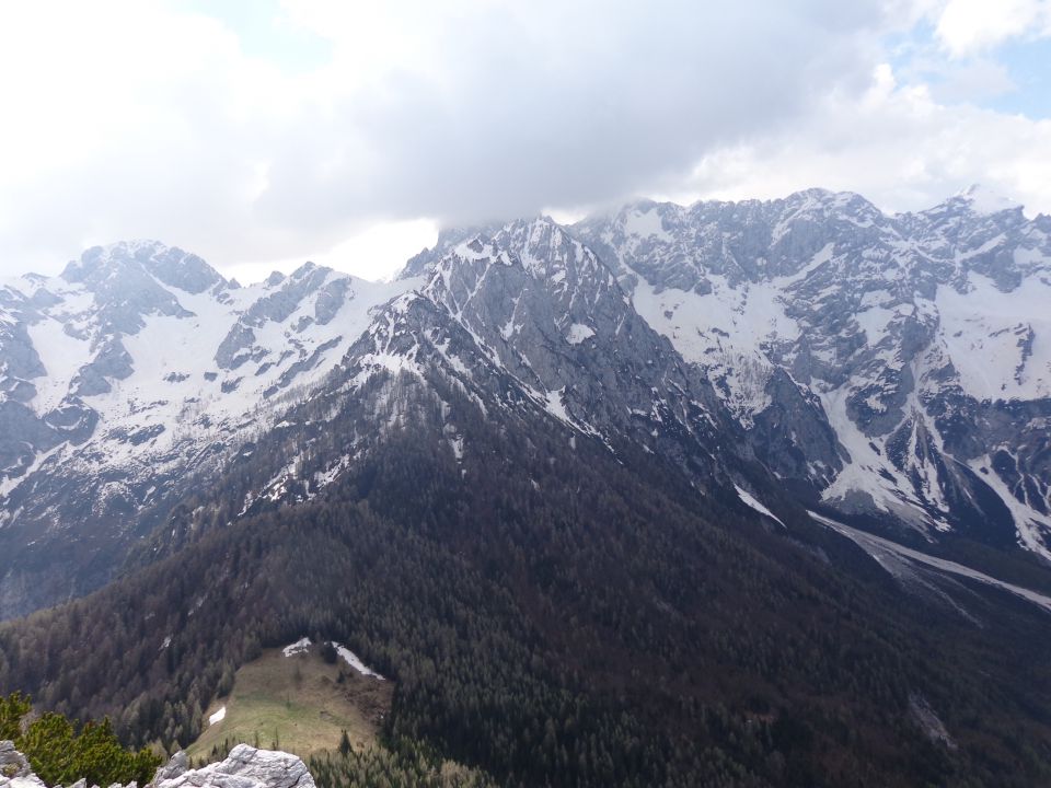 Goli vrh nad Jezerskim, 01.05.2014 - foto povečava