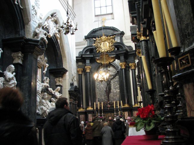šenkrat oltar, kjer je ponavadi molila Jadviga