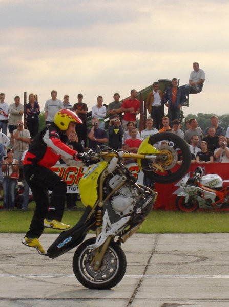 Kawasaki World Stunt Riding Championship Madž - foto