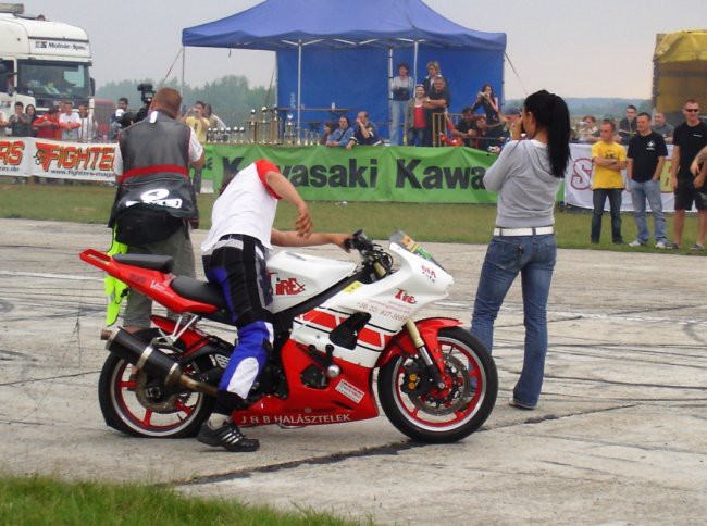 Kawasaki World Stunt Riding Championship Madž - foto povečava