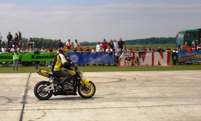 Kawasaki World Stunt Riding Championship Madž - foto povečava