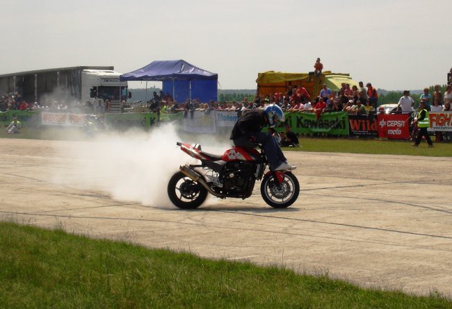 Kawasaki World Stunt Riding Championship Madž - foto povečava