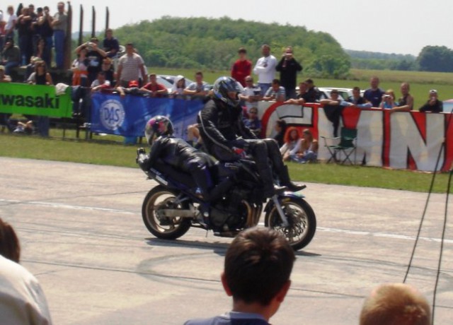 Kawasaki World Stunt Riding Championship Madž - foto