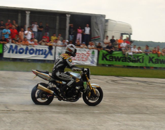 Kawasaki World Stunt Riding Championship Madž - foto povečava