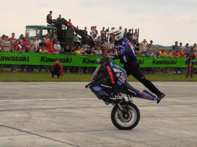 Kawasaki World Stunt Riding Championship Madž - foto povečava