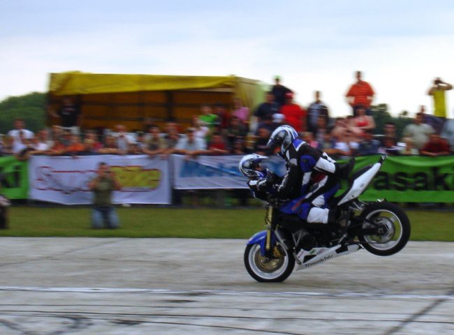 Kawasaki World Stunt Riding Championship Madž - foto povečava