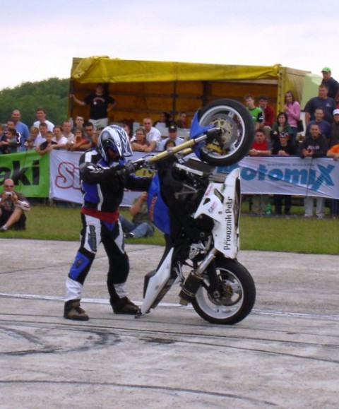 Kawasaki World Stunt Riding Championship Madž - foto