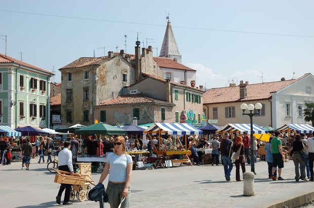 April - foto povečava