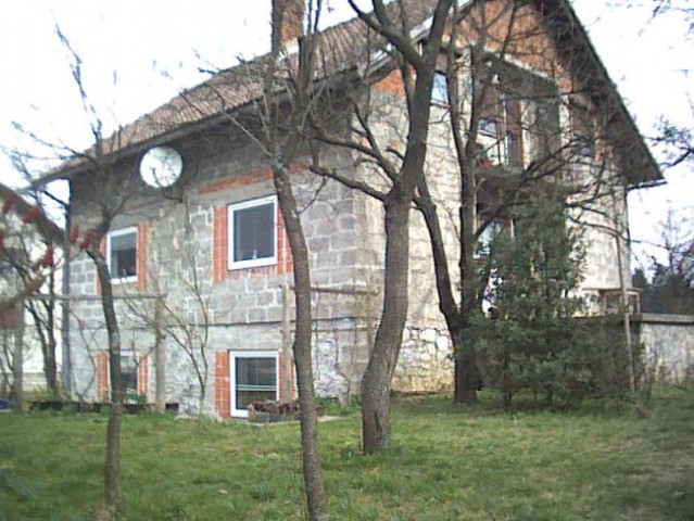 Zahodna in južna fasada marca 2002