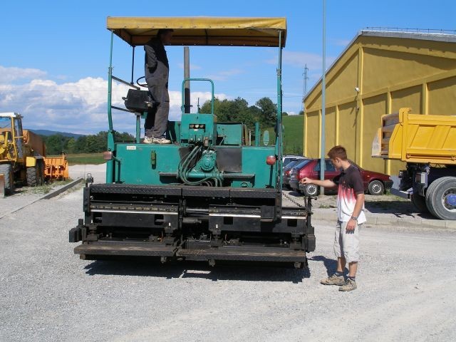 Gradbena mehanizacija - foto