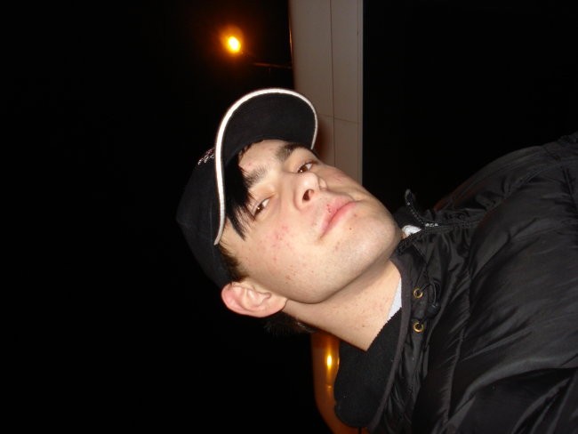 Meta - foto povečava