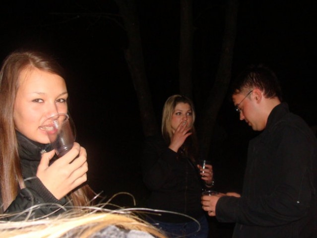 Tilko ropi zadravc nika b-day-->slikce ud ajn - foto