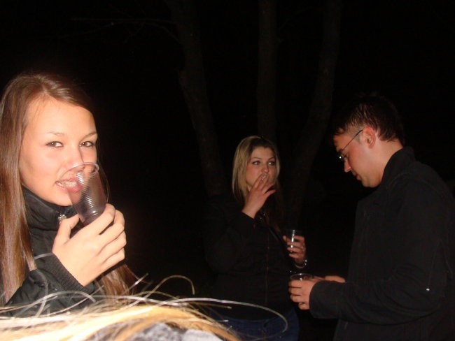 Tilko ropi zadravc nika b-day-->slikce ud ajn - foto povečava