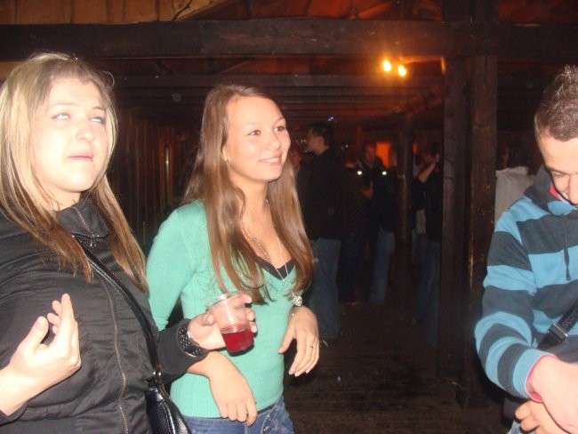 Tilko ropi zadravc nika b-day-->slikce ud ajn - foto povečava